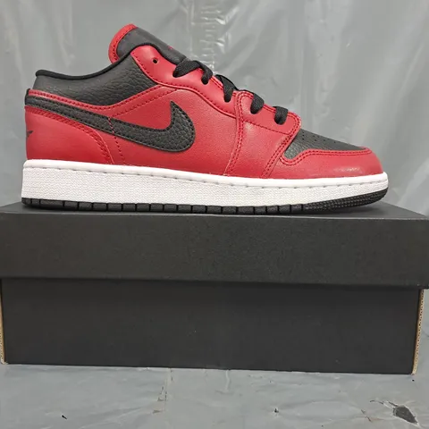 BOXED PAIR OF NIKE AIR JORDAN 1 LOW SHOES IN RED/BLACK/WHITE SIZE UK 5