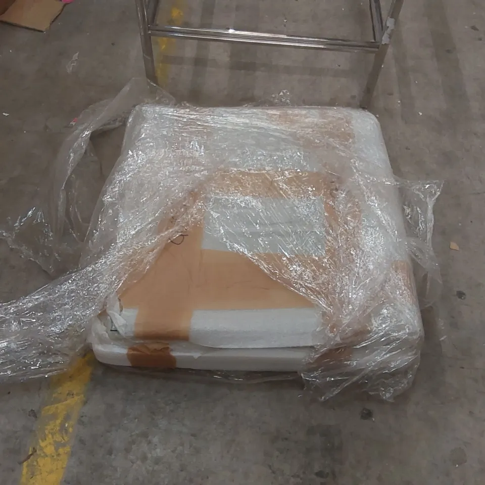 GALLERY INTERIORS COSENZA SIDE TABLE SILVER