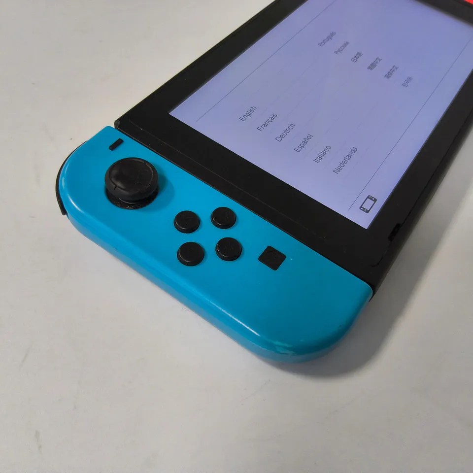 UNBOXED NINTENDO SWITCH HAC-001(-01) HANDHELD GAMING CONSOLE
