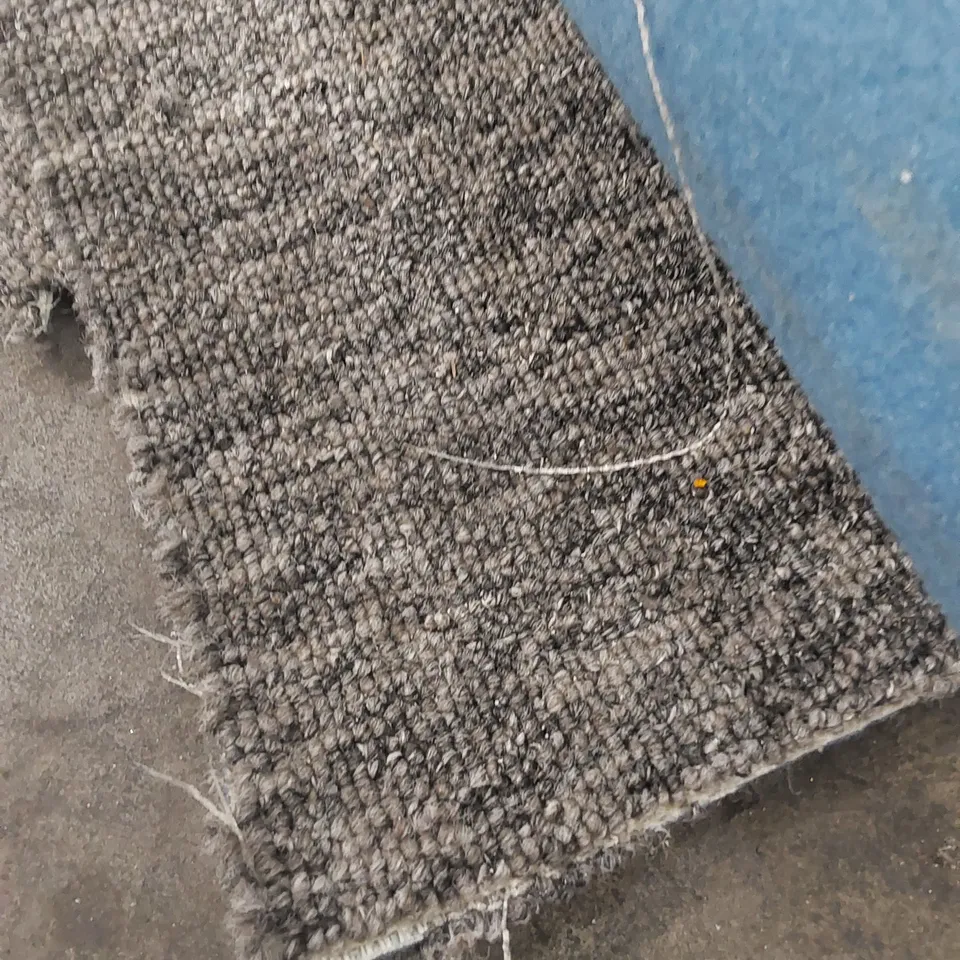 ROLL OF QUALITY CARPET // SIZE UNSPECIFIED 