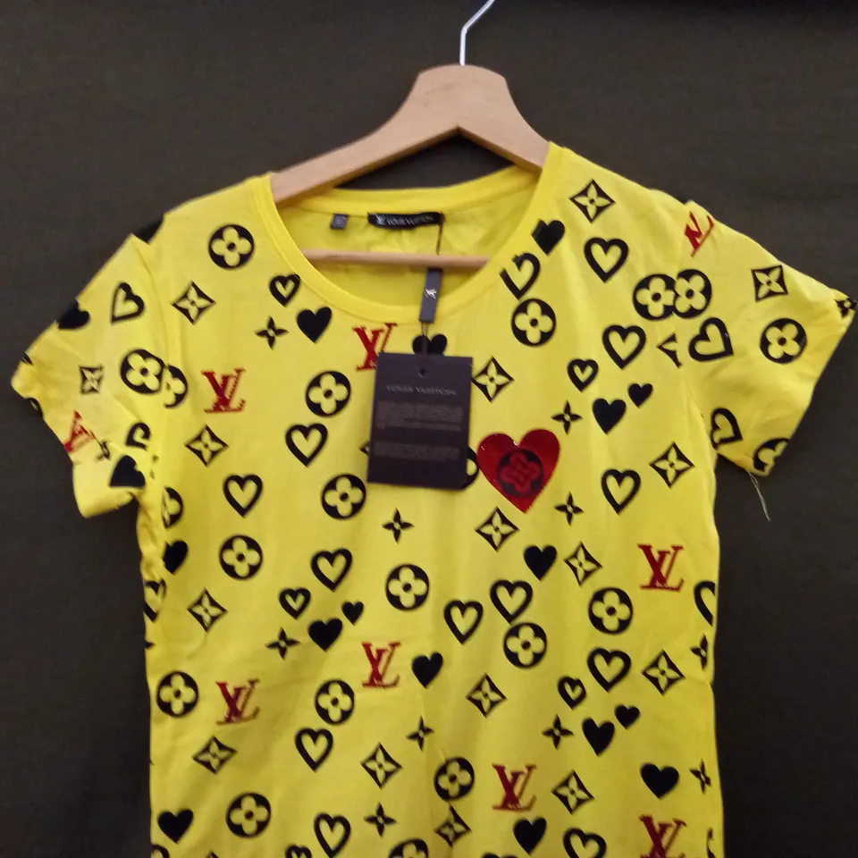 LOUIS VUITTON LOGO T-SHIRT IN YELLOW - MEDIUM
