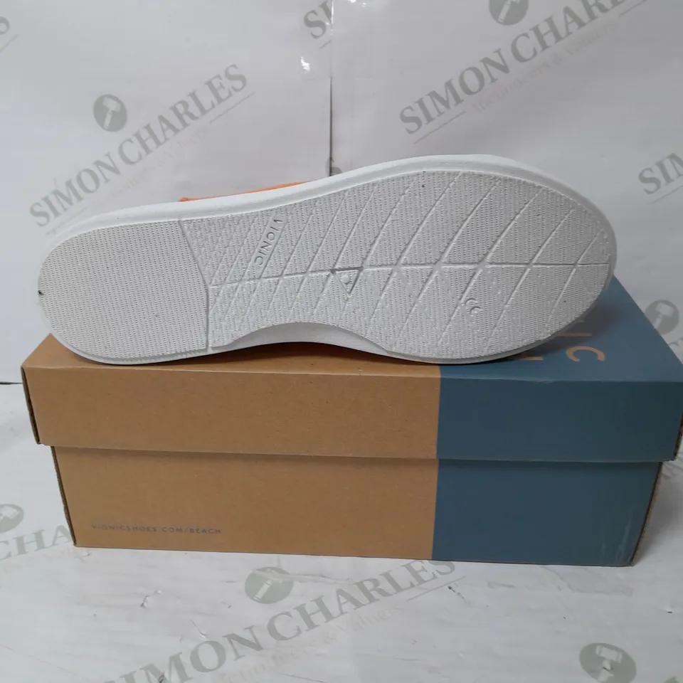 VIONIC BEACH CASUAL CANVAS SHOE IN MELON SIZE 7