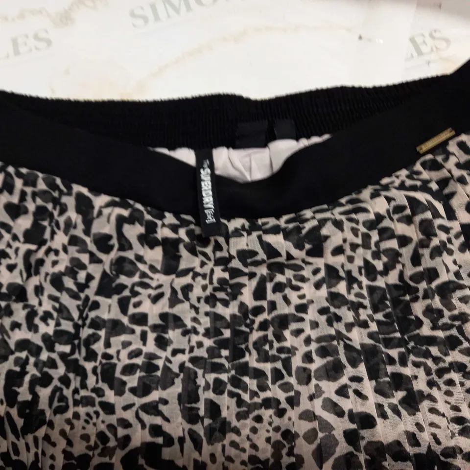 SUPERDRY ANIMAL SPOT SKIRT - UK 8