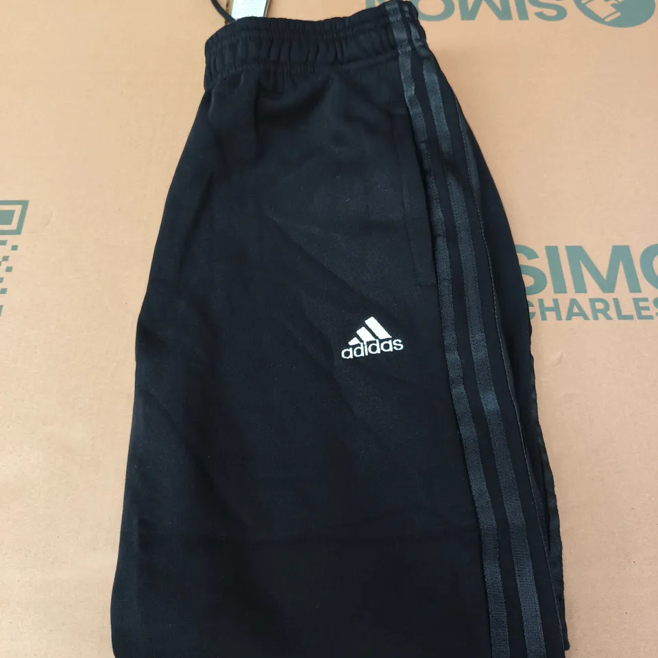 ADIDAS LOGO CASUAL FLEECED JOGGERS - LARGE 
