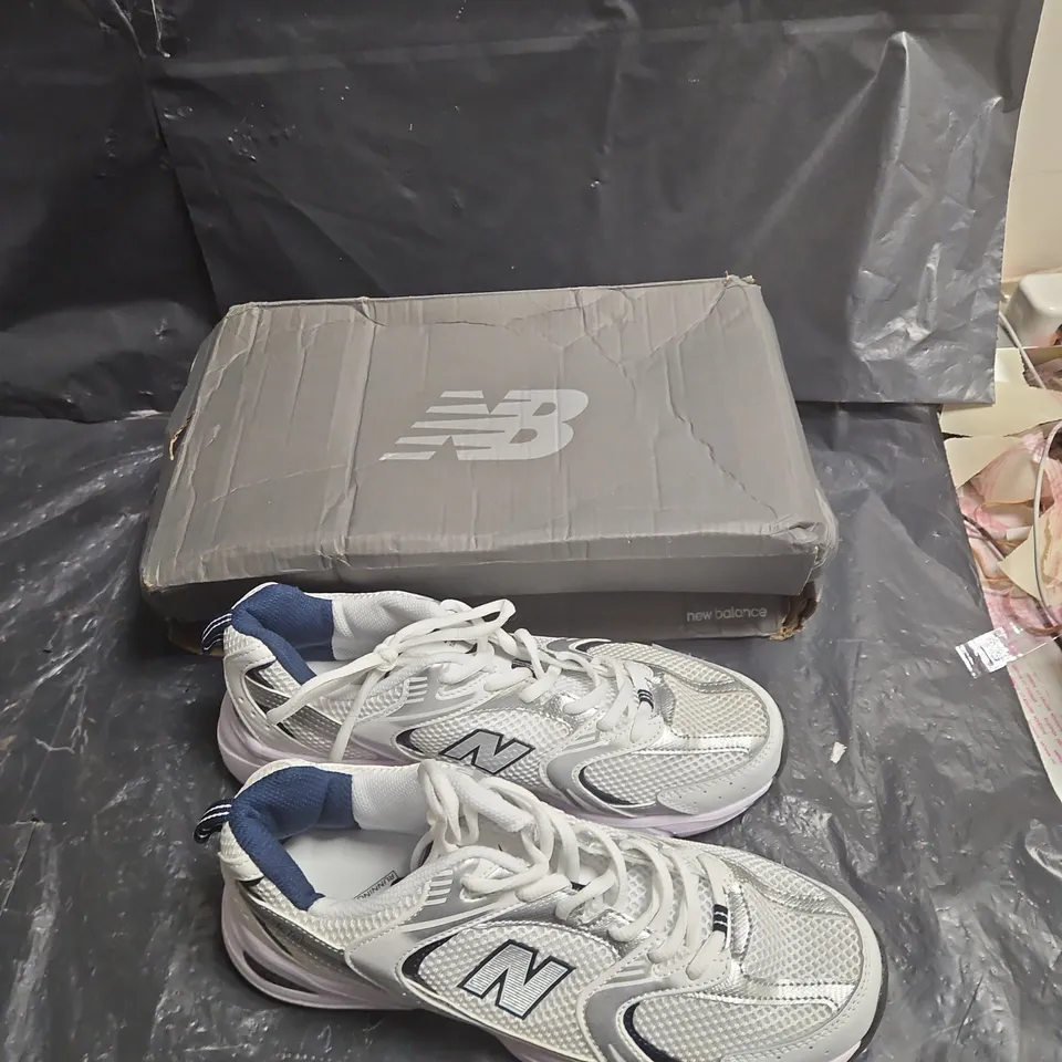 NEW BALANCE RUNNING SHOES – WHITE/GREY UK SIZE 8.5