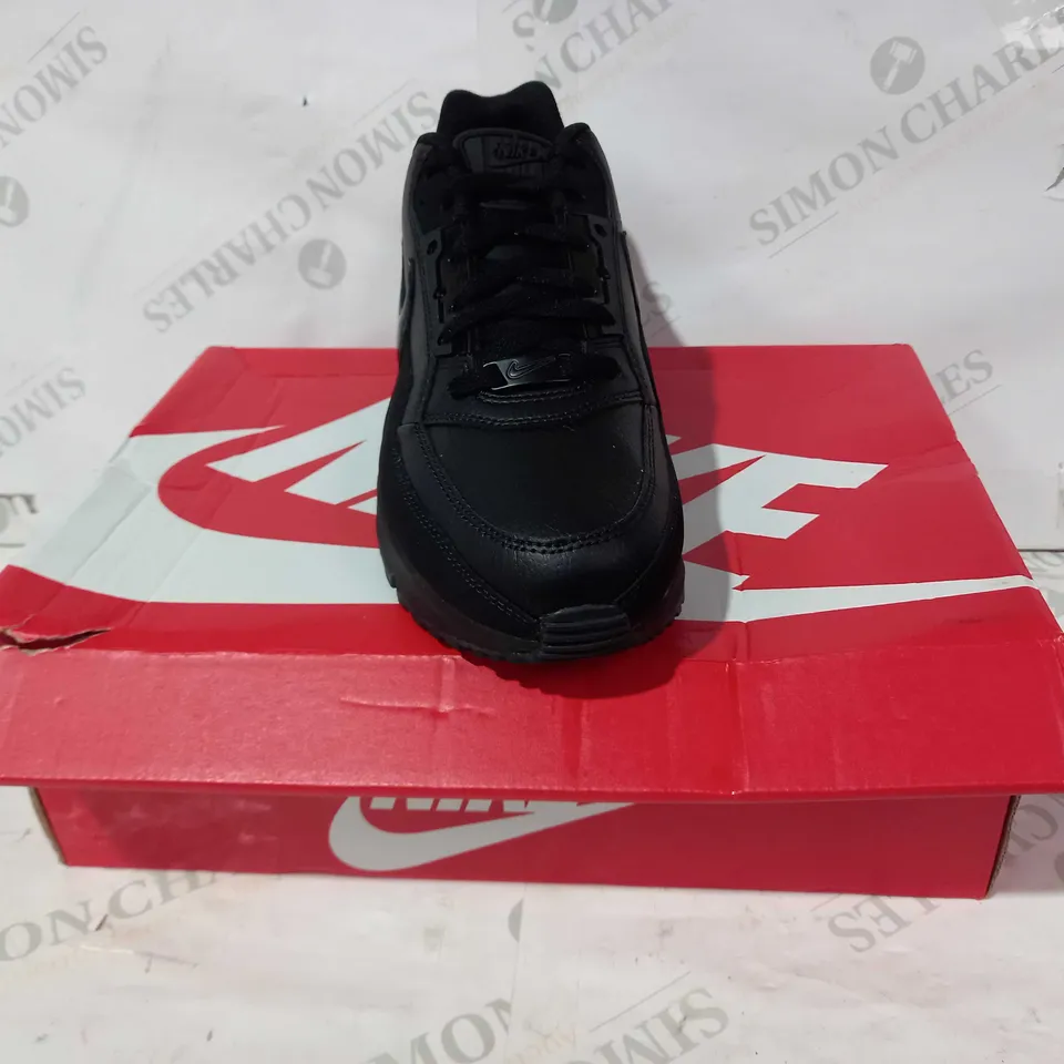 BOXED PAIR OF NIKE AIR MAX LTD 3 SHOES IN BLACK UK SIZE 8