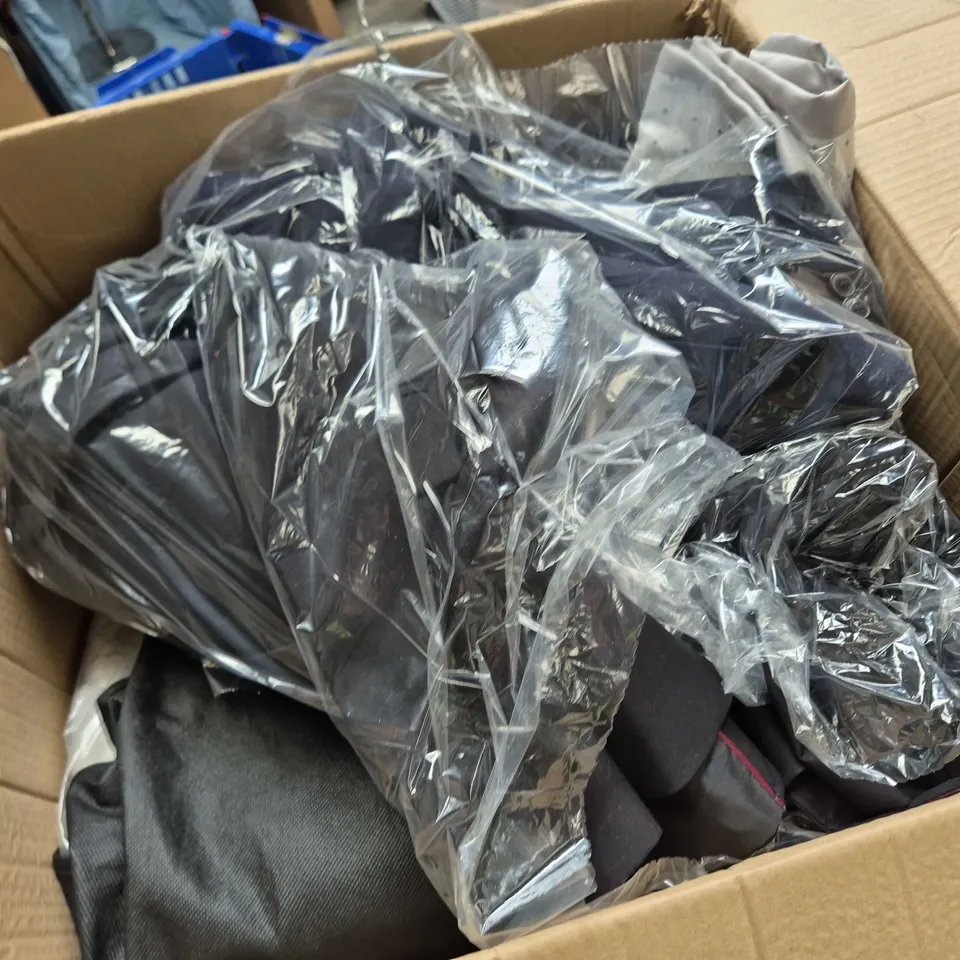 APPROXIMATELY 30 ASSORTED MENS CLOTHING ITEMS IN VARIOUS SIZES, STYLES & COLOURS TO INCLUDE BRANDS SUCH AS WILVORST, VERY, CRISTO, ETC - COLLECTION ONLY