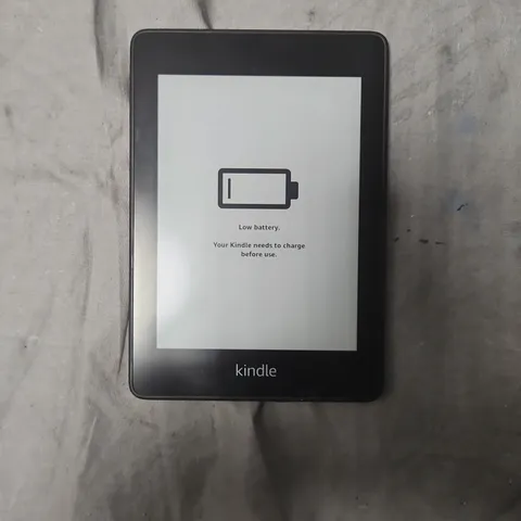 AMAZON KINDLE E-READER (BLACK) – LOW BATTERY SCREEN