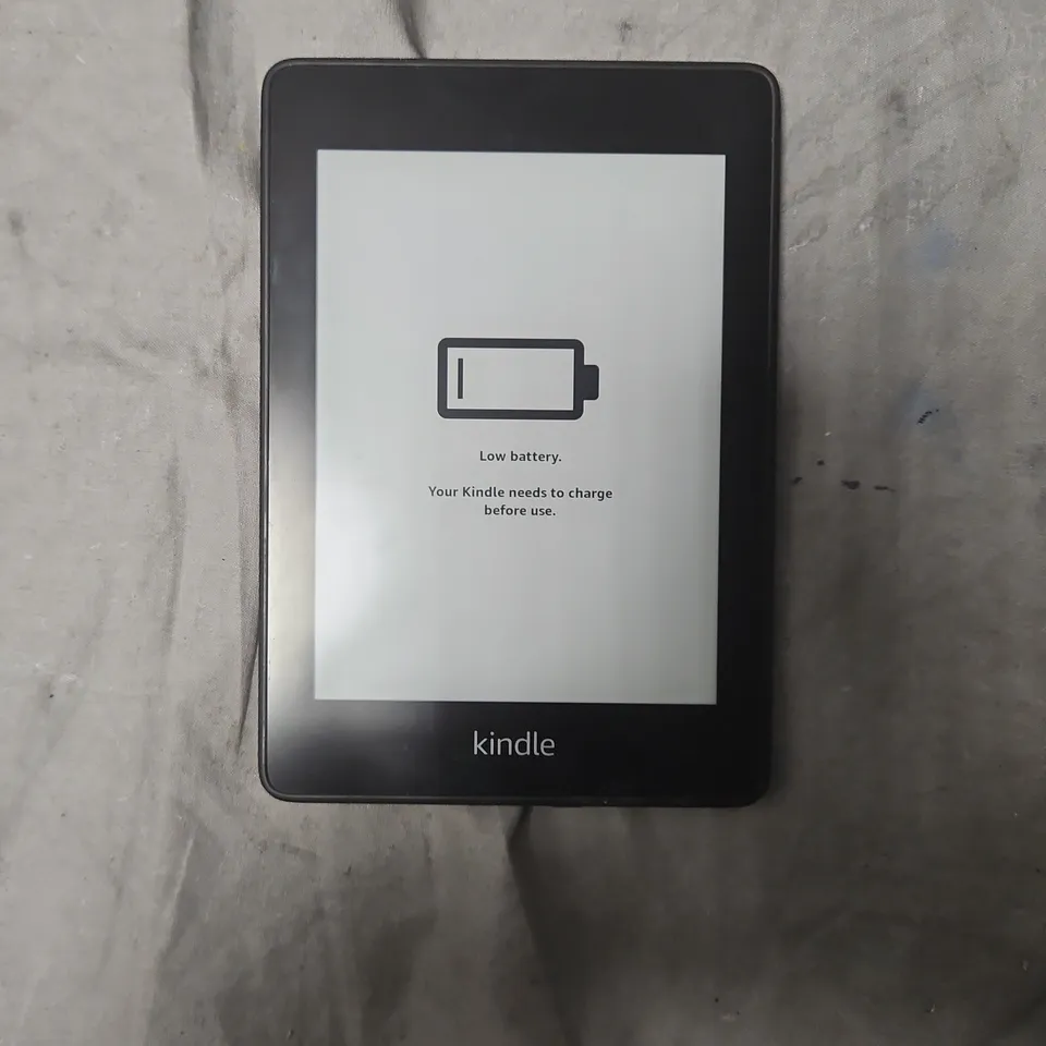 AMAZON KINDLE E-READER (BLACK) – LOW BATTERY SCREEN