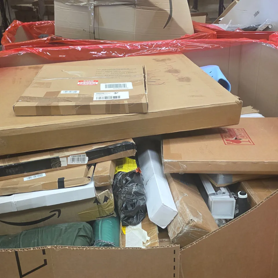 PALLET OF ASSORTED HOUSEHOLD GOODS AND PRODUCTS TO INCLUDE;TOILET SEAT,TRIPOD,PICTURE FRAME