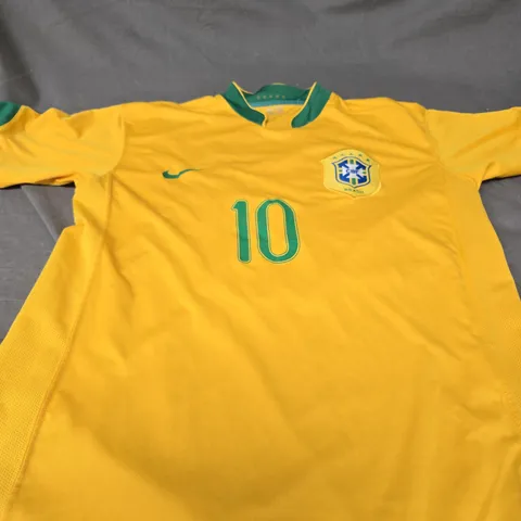 CLASSIC BRAZIL FOOTBALL TOP SIZE L