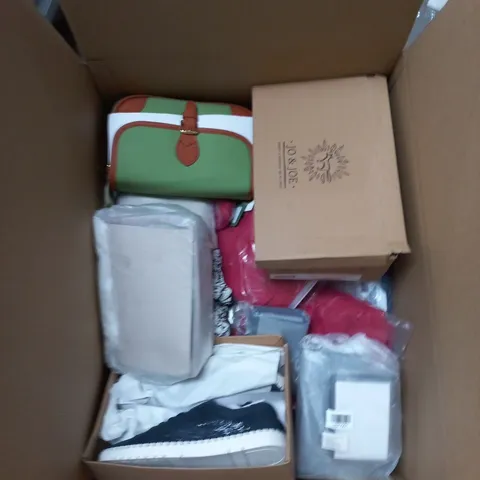 BOX CONTAINING A MIX OF APPROXIMATELY 20 ASSORTED BAGS, SHOES AND CLOTHING ITEMS