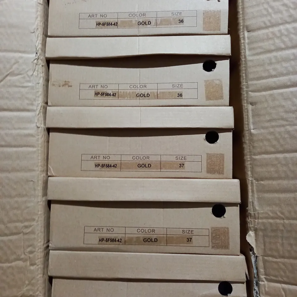 APPROXIMATELY 12 BOXED PAIR OF PLATFORM HEEL SHOES IN VARIOUS SIZES TO INCLUDE SIZE 36 