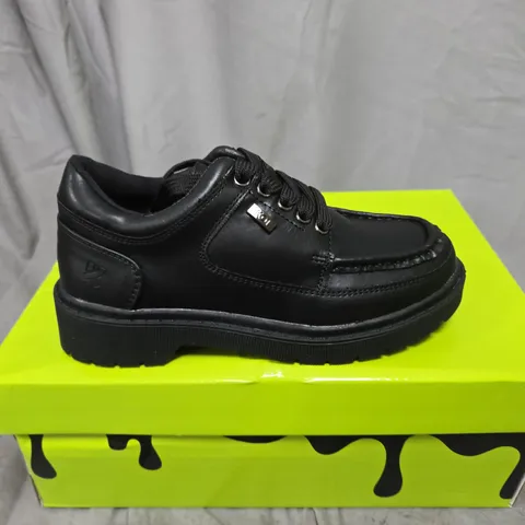 BOXED PAIR OF KOI KIDZ PLAYFUL TREK KIDZ LACE UP SHOES IN BLACK - UK 11