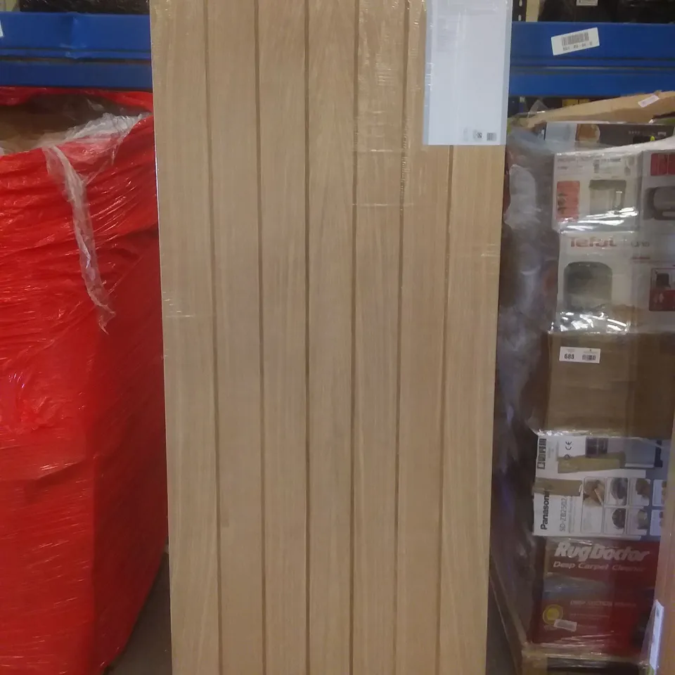 GEOM VERTICAL 3 PANEL OAK VANEER INTERNAL DOOR 1981x762mm