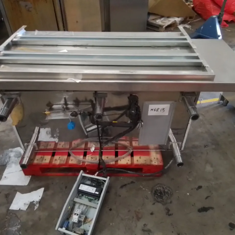 COMMERCIAL STAINLESS REFRIGERATED FOOD PREP COUNTER AND COUNTER TOPS
