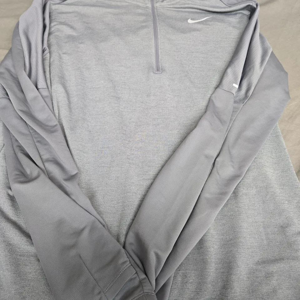 NIKE HALF ZIP SIZE XL 