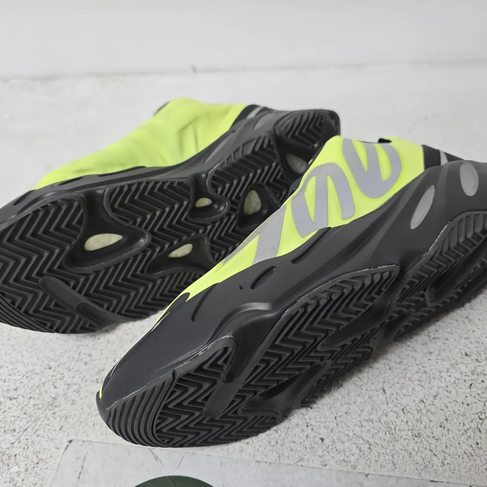 ADIDAS YEEZY TRAINERS, BLACK/BRIGHT GREEN - SIZE UK 9.5
