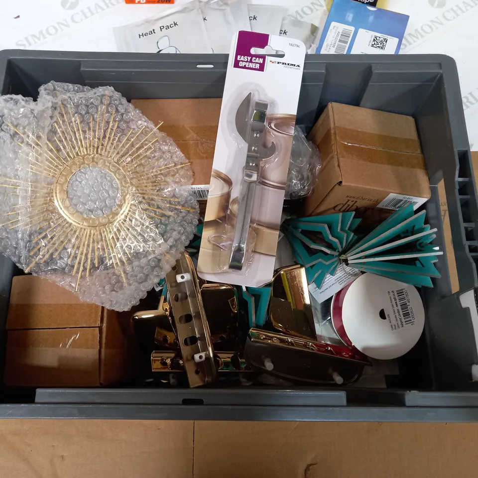 BOX OF APPROX 30 ASSORTED ITEMS TO INCLUDE - PACK OF CELLOTAPES, HEAT PACKS, USB CARD READER ETC
