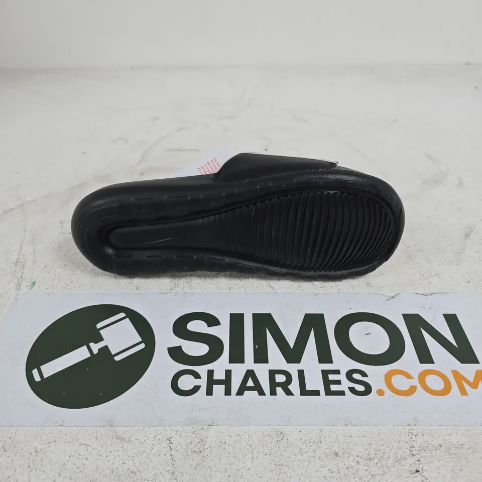 UNBOXED PAIR OF NIKE VICTORI ONE SLIDES IN BLACK - UK 7