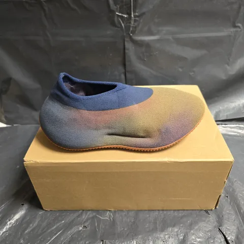 ADIDAS YZY KNIT RNR KNIT RUNNER SNEAKERS IN FADE INDIGO - UK 7.5