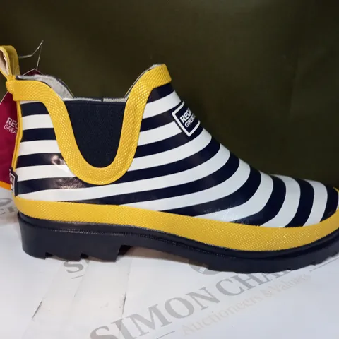 REGATTA LADY HARPER BOOTS SIZE 5