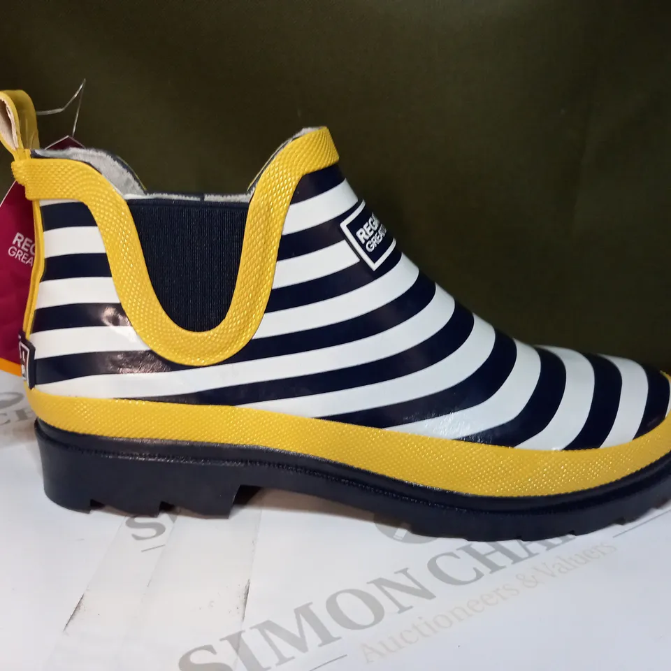 REGATTA LADY HARPER BOOTS SIZE 5