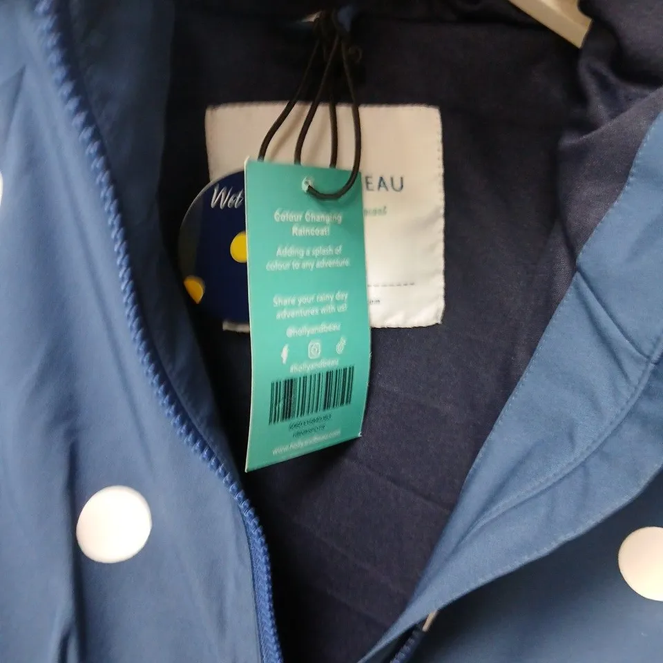 HOLLY & BEAU SPOT COLOUR CHANGING RAINCOAT IN NAVY - SMALL