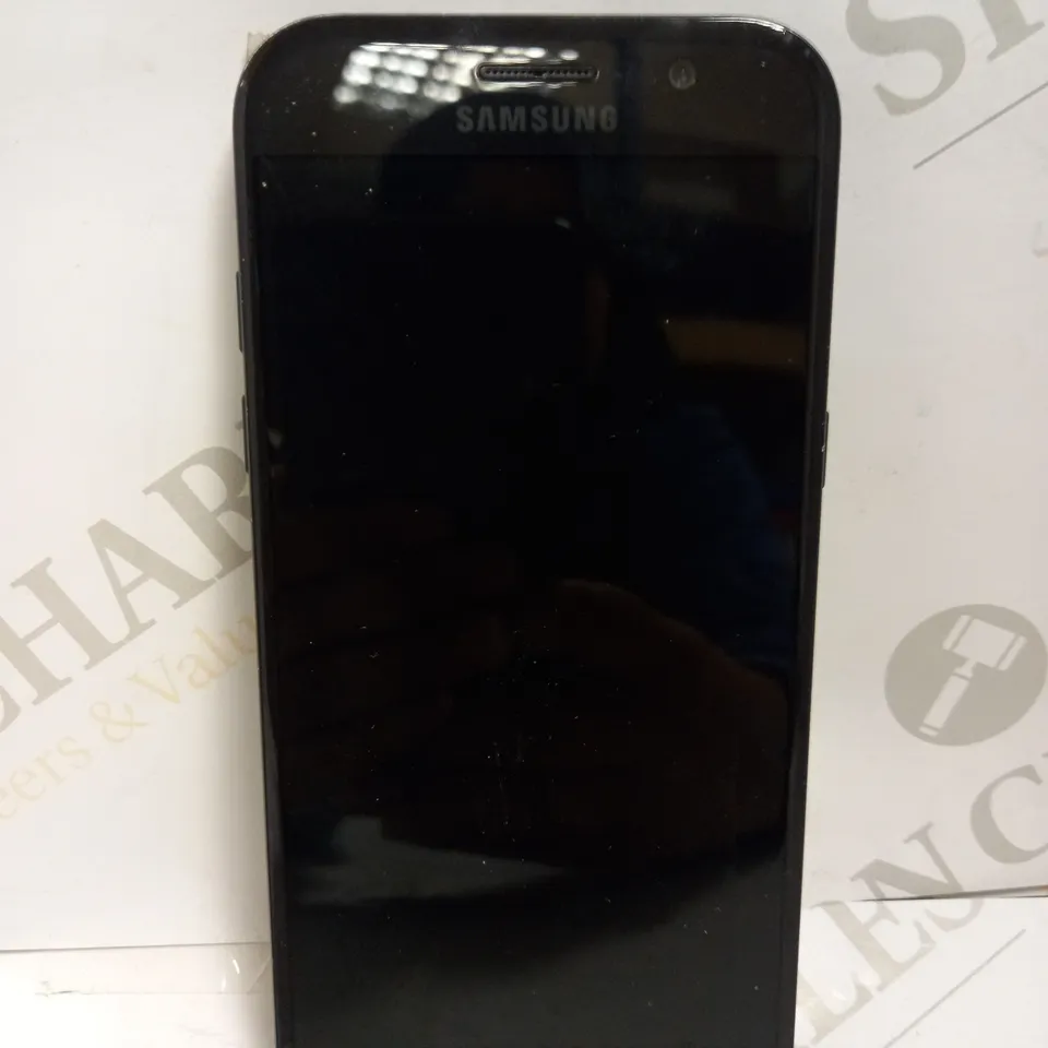 SAMSUNG SM-A520F  MOBILE PHONE