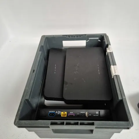 TOTE OF APPROXIMATELY 7 ASSORTED ITEMS TO INCLUDE: SKY ROUTER 