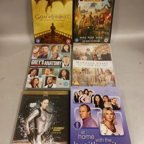 APPROXIMATELY 20 ASSORTED DVD FILMS & BOX SETS TO INCLUDE JUMANJI, TOMB RAIDER, DOWNTON ABBEY ETC