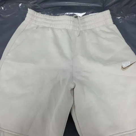 NIKE STANDARD EMBROIDED SHORTS IN CREAM - LARGE