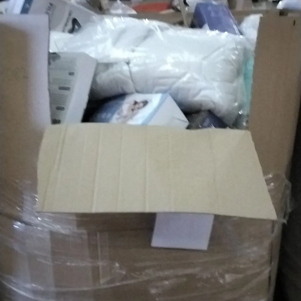 PALLET OF ASSORTED HOUSEHOLD GOODS TO INCLUDE CONTOUR CERVICAL PILLOW, DONUT CUSHION, AND MEMORY FOAM PILLOW ETC. 