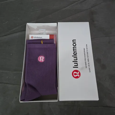 LULULEMON RIBBED CREW SOCKS – BOXED - X3