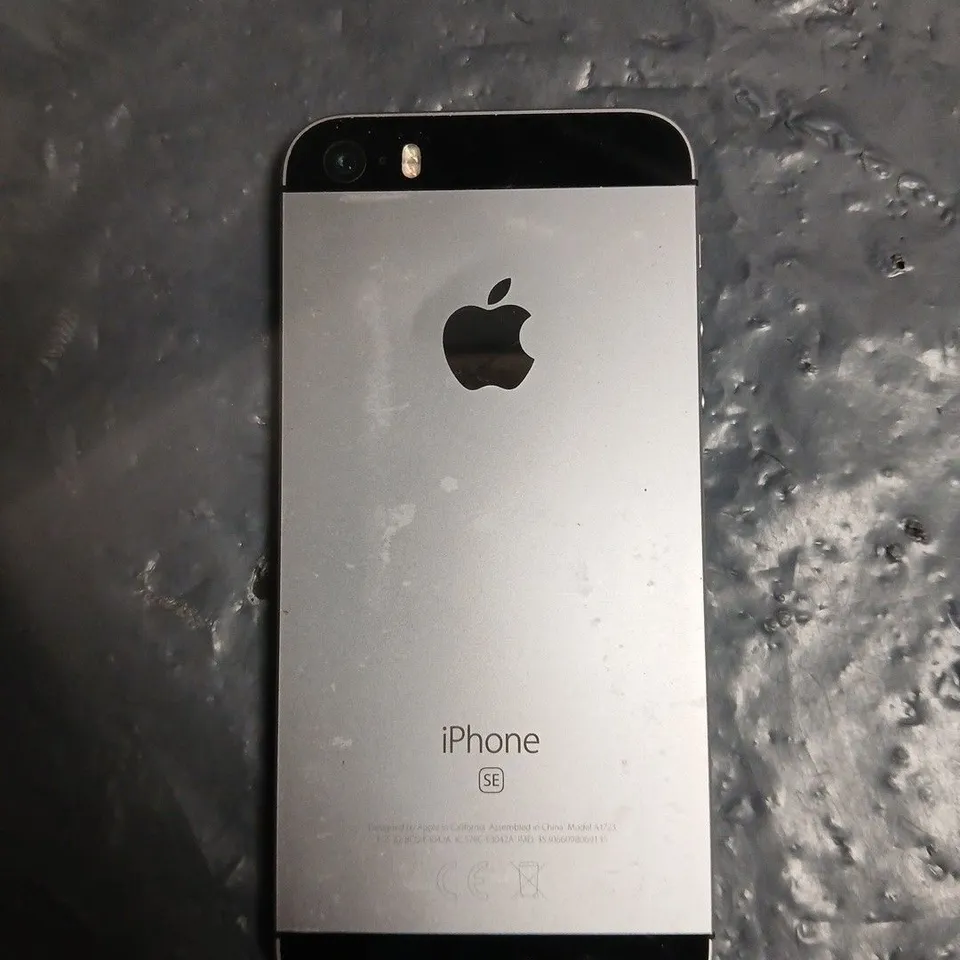 APPLE IPHONE SE (2016) – SILVER