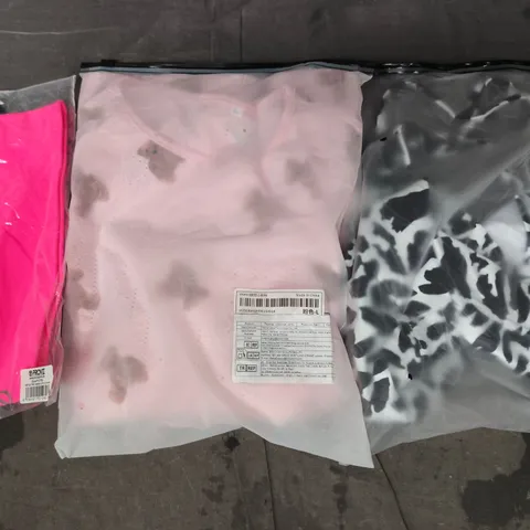 APPROXIMATELY 20 ASSORTED CLOTHING AND FASHION PRODUCTS IN VARIOUS STYLES AND SIZES - COLLECTION ONLY