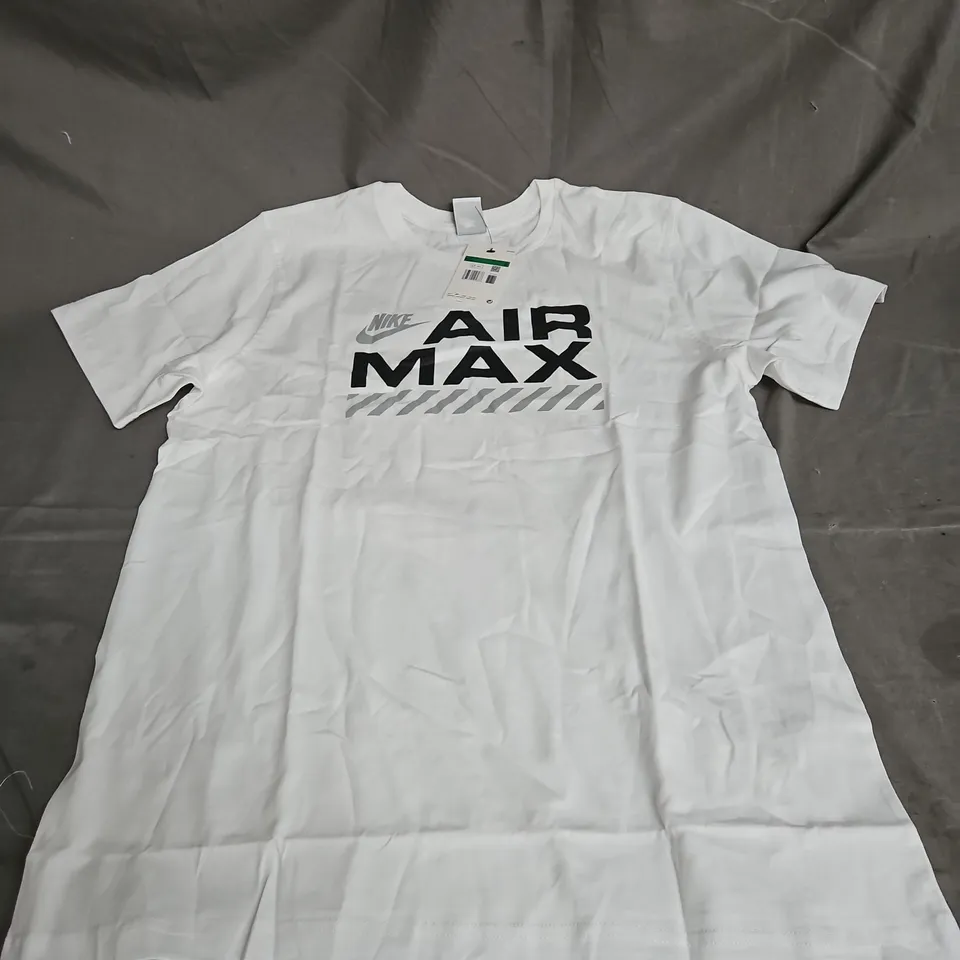 NIKE AIR MAX TEE IN WHITE SIZE XL