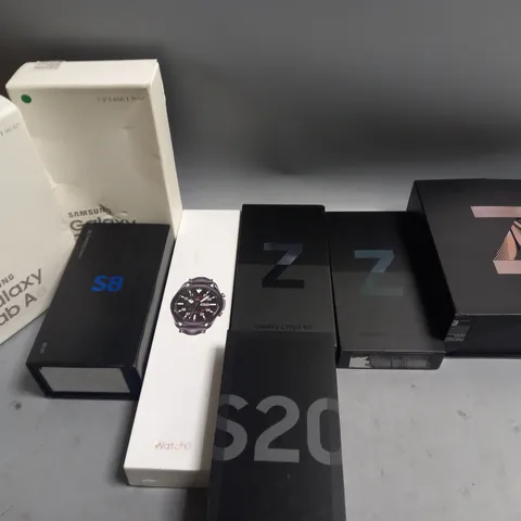 BOXED LOT OF APPROX. 8 SAMSUNG DISPLAY CASES