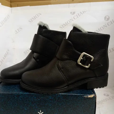 EMU AUSTRALIA BOURKE LEATHER ANKLE BOOTS UK SIZE 8 BLACK