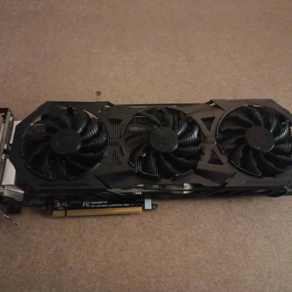 GIGABYTE PCIE GRAPHICS CARD – TRIPLE-FAN WINDFORCE COOLER