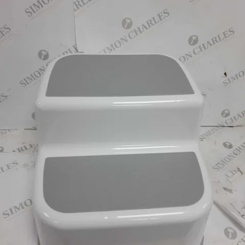 PLASTIC STEPS/ SEAT