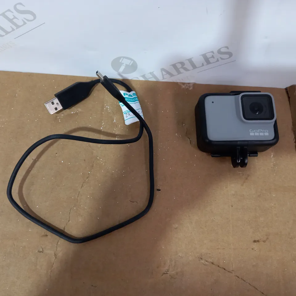 GO PRO HERO 7 CAMERA