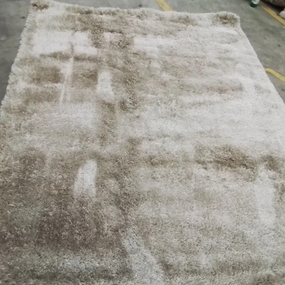 QUALITY DESIGNER AREA RUG APPROXIMATELY 290X200CM