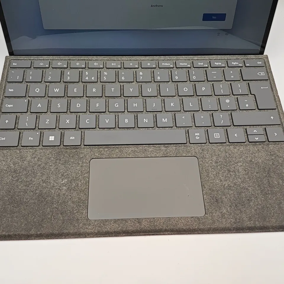 UNBOXED MICROSOFT SURFACE PRO TABLET PC WITH DETACHABLE KEYBOARD - MODEL 2038