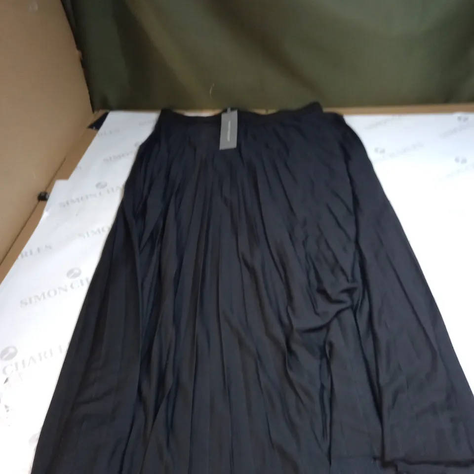 MINI VELVET BLACK SKIRT SIZE XL