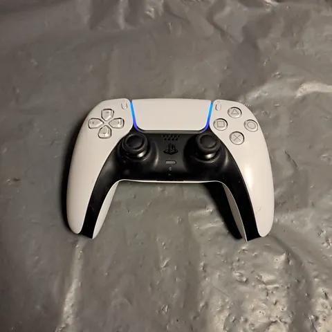 SONY PLAYSTATION 5 CONTROLLER IN WHITE CFI-ZCT1W