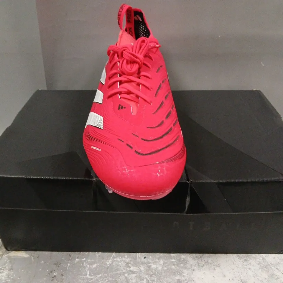 BOXED PAIR OF ADIDAS PREDATOR ELITE FOOTBALL BOOTS IN RED/WHITE SIZE UK 9