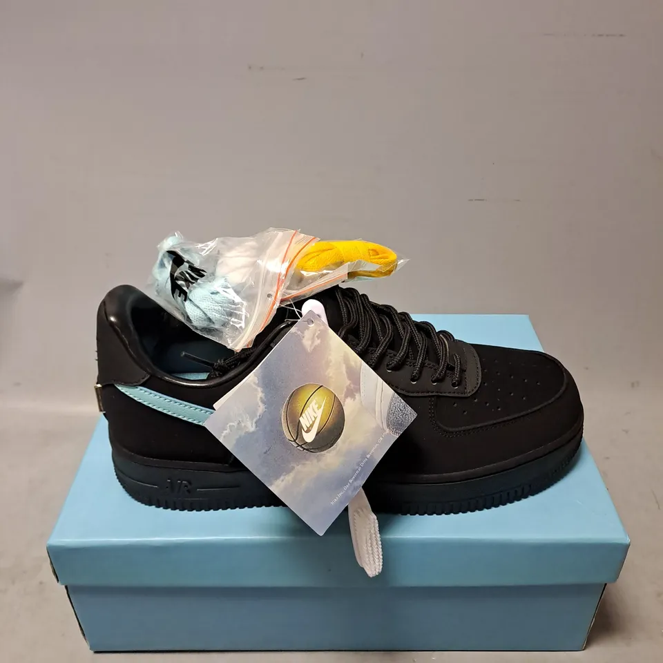 BOXED PAIR OF NIKE X TIFFANY & CO AIR FORCE 1 1837 SNEAKERS IN BLACK/BLUE SIZE 10.5