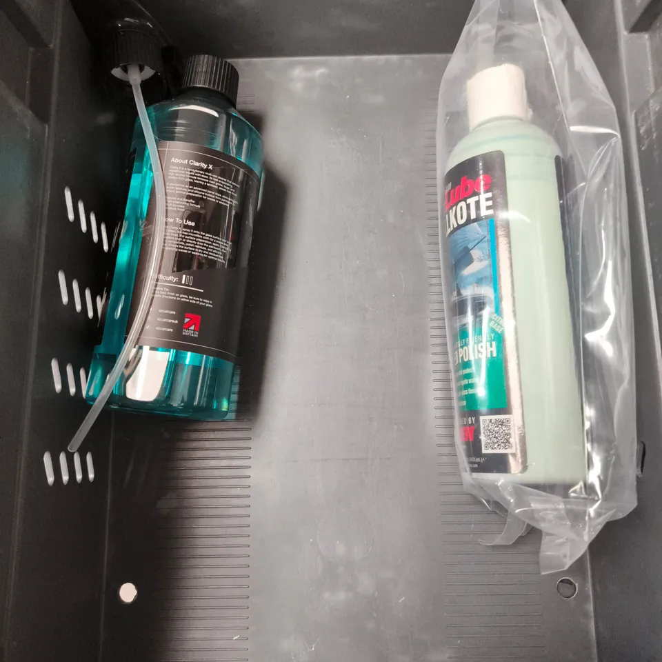 APPROXIMATELY 5 ASSORTED CLEANING PRODUCTS TO INCLUDE ELBOW GREASE, SURF, FAIRY LIQUID ETC 