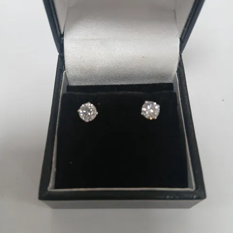 9CT WHITE GOLD STUD EARRINGS SET WITH LAB GROWN DIAMONDS WEIGHING +1.04CT